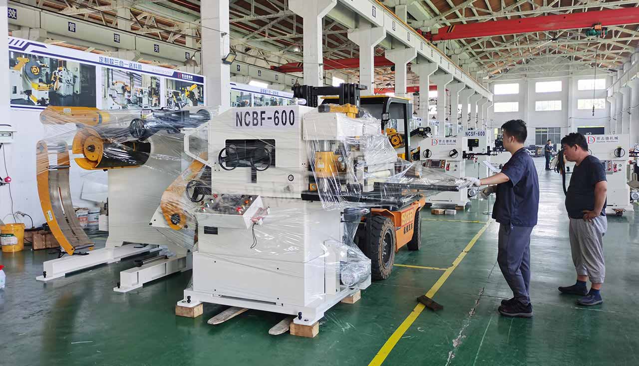 整平送料機(jī)裝車(chē)出貨